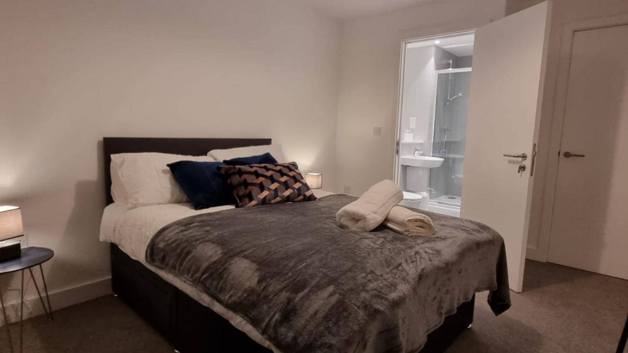 Spacious Balcony View Apt Near Nec Bhx Free Parking Sleeps 4 Hockley Heath Dış mekan fotoğraf