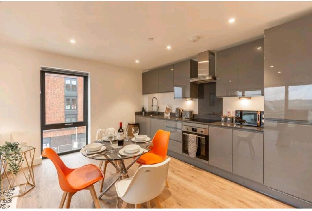 Spacious Balcony View Apt Near Nec Bhx Free Parking Sleeps 4 Hockley Heath Dış mekan fotoğraf